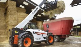 TL3870HFagri-BucketGrapple_application_SCO2161 TL3870HFagri-BucketGrapple_application_SCO2161