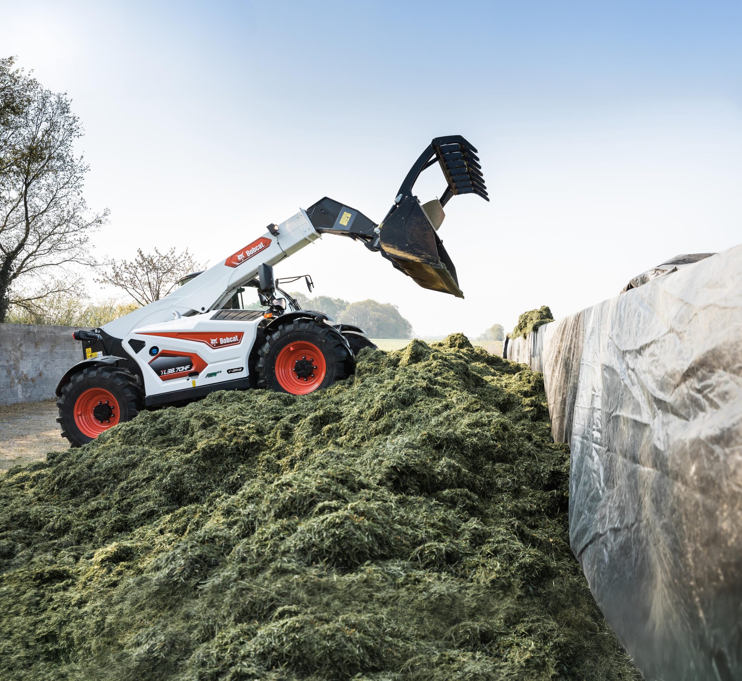 TLS-TL38.70HF R-series-bucket grapple-agriculture-210421-action_18