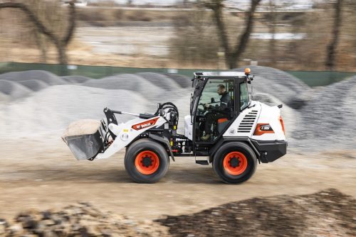 Ladowarka-przegubowa-Bobcat-L95-KMK-Agro-5